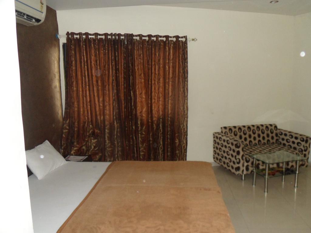 Hotel Atithi อาเมดาบัด ห้อง รูปภาพ