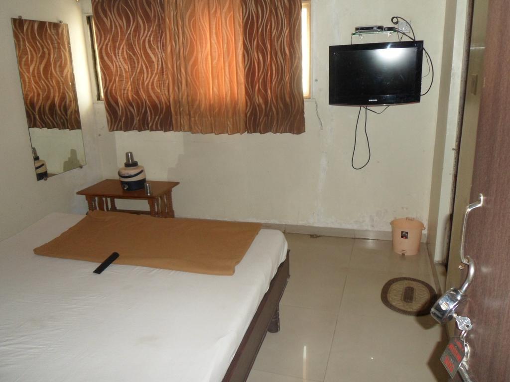 Hotel Atithi อาเมดาบัด ห้อง รูปภาพ